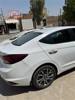 هیوندای ئەلەنترا